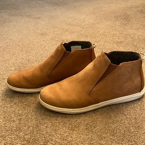 Olukai Chelsea Boots size 10